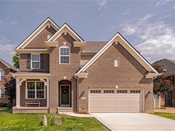 34244 Crown Colony Drive, Avon, OH 44011