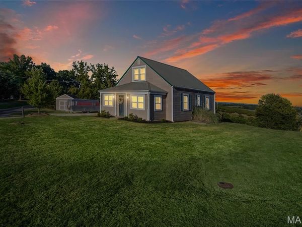1148 Ridge Road, Golden Eagle, IL 62036
