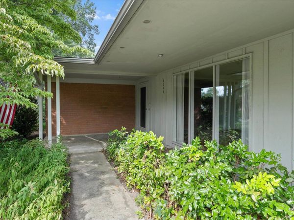6016 Harrow Drive, South Bend, IN 46614