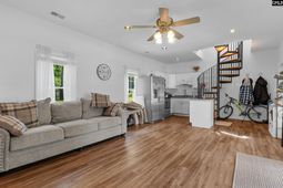 122 L'abri Court photo 4