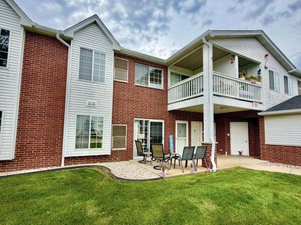8201 Lexington PLACE, Unit 7, Pleasant Prairie, WI 53158