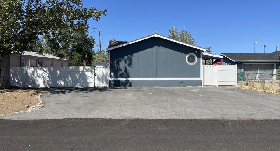 483 W Patrician Drive, Reno, NV 89506 Photo