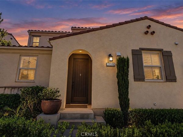 20304 Pienza Lane, Porter Ranch, CA 91326