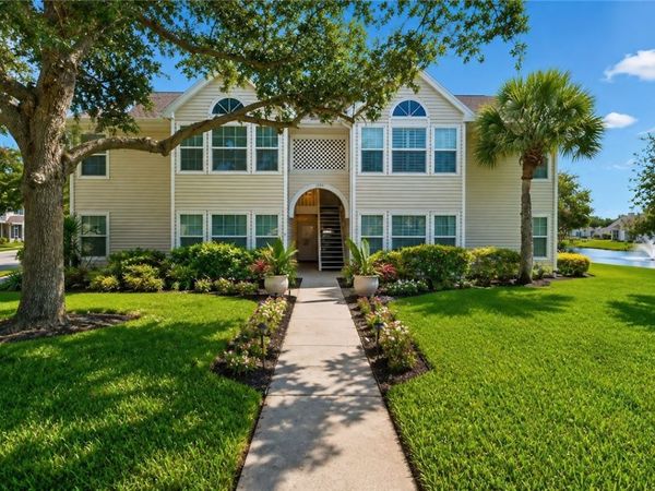 1860 Waterford Drive, Unit 25-3, Vero Beach, FL 32966