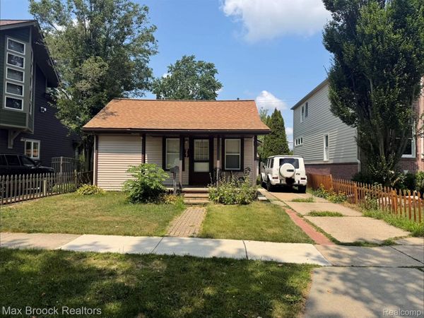 947 Bennaville Avenue , Birmingham, Mi 48009