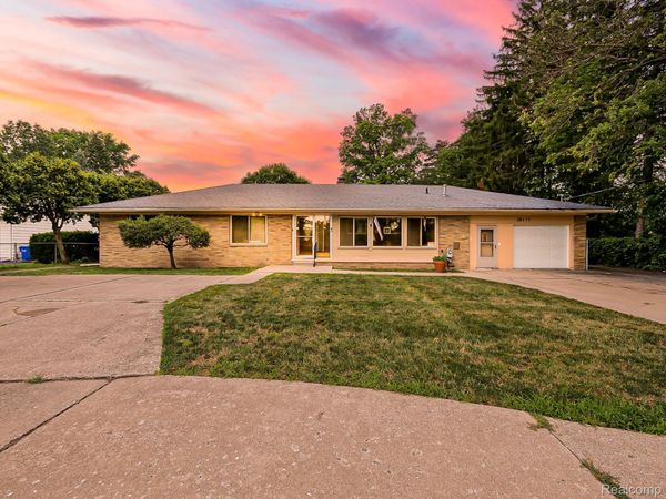 28177 Ryan Road , Warren, Mi 48092