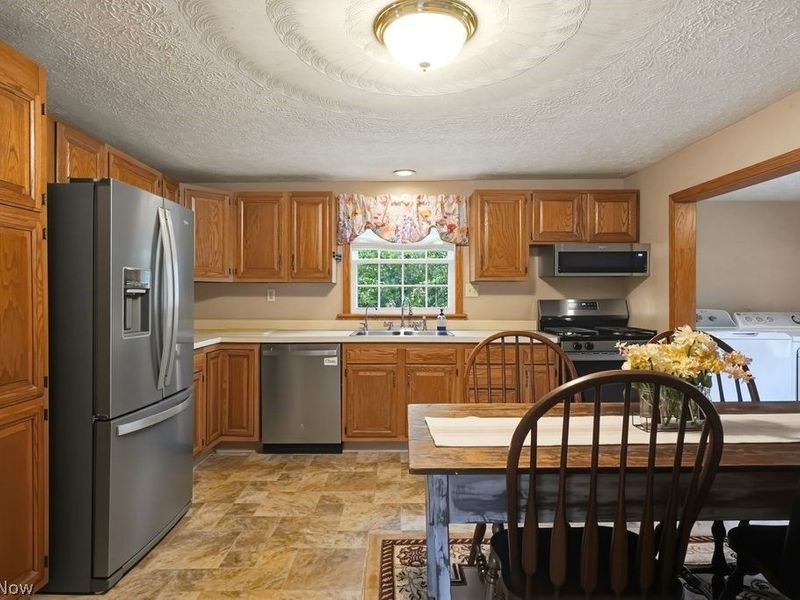 3054 Swamp Street NE, Hartville, OH 44632 Photo 11