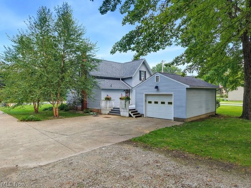 3054 Swamp Street NE, Hartville, OH 44632 Photo 3