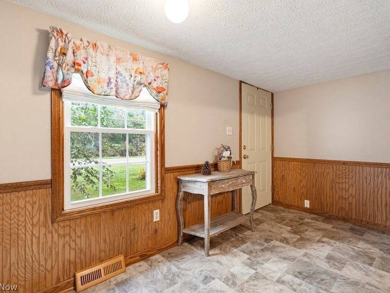 3054 Swamp Street NE, Hartville, OH 44632 Photo 9