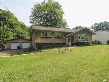 6021 Gault Road, North Jackson, OH 44451