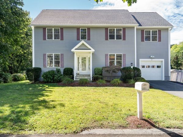 39 Arcola St, Lexington, MA 02420