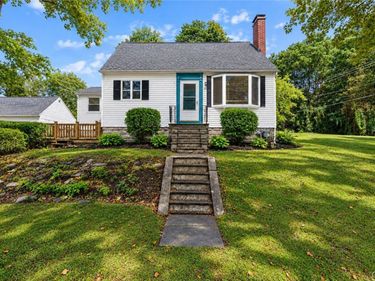 100 Dorchester Road , Syracuse, NY 13219
