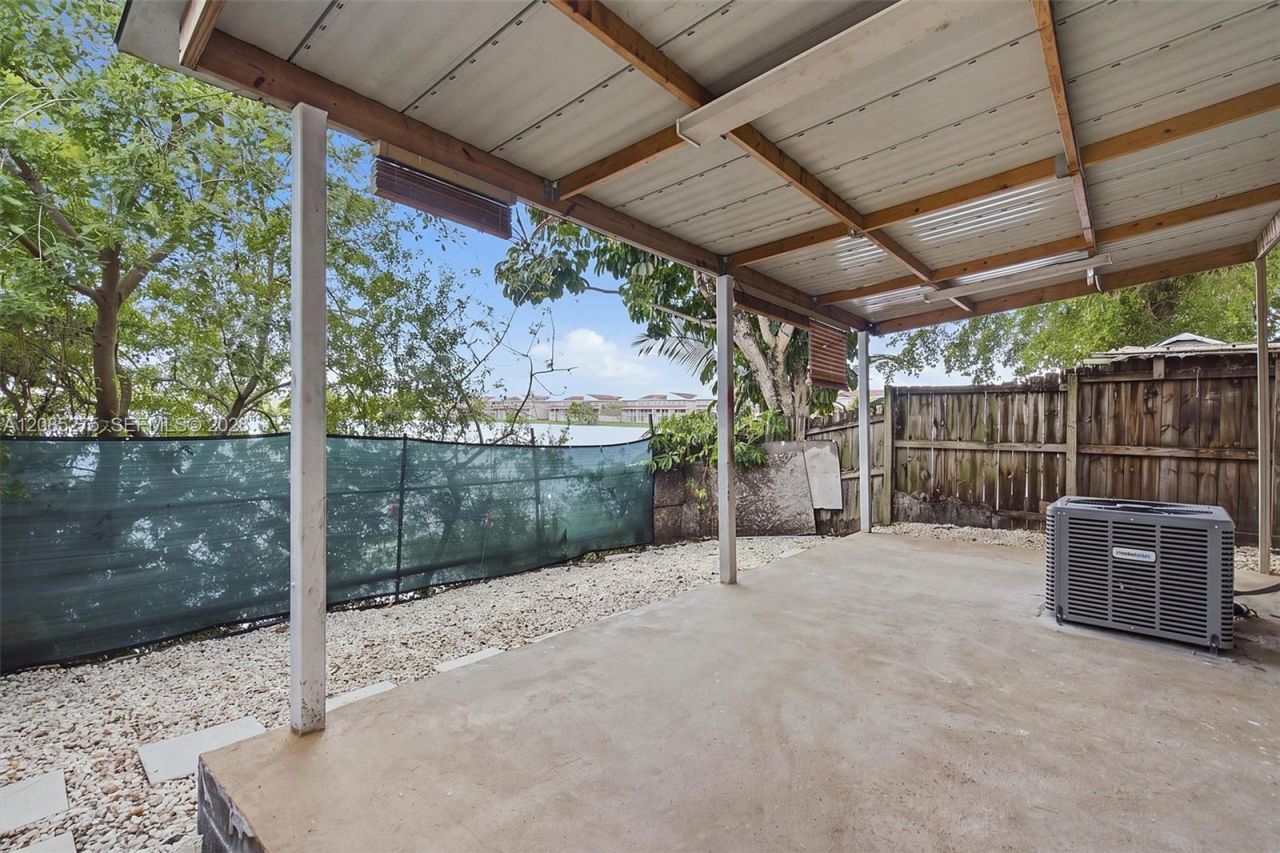 5796 W 26th Ave, Unit 205, Hialeah, FL 33016 Photo