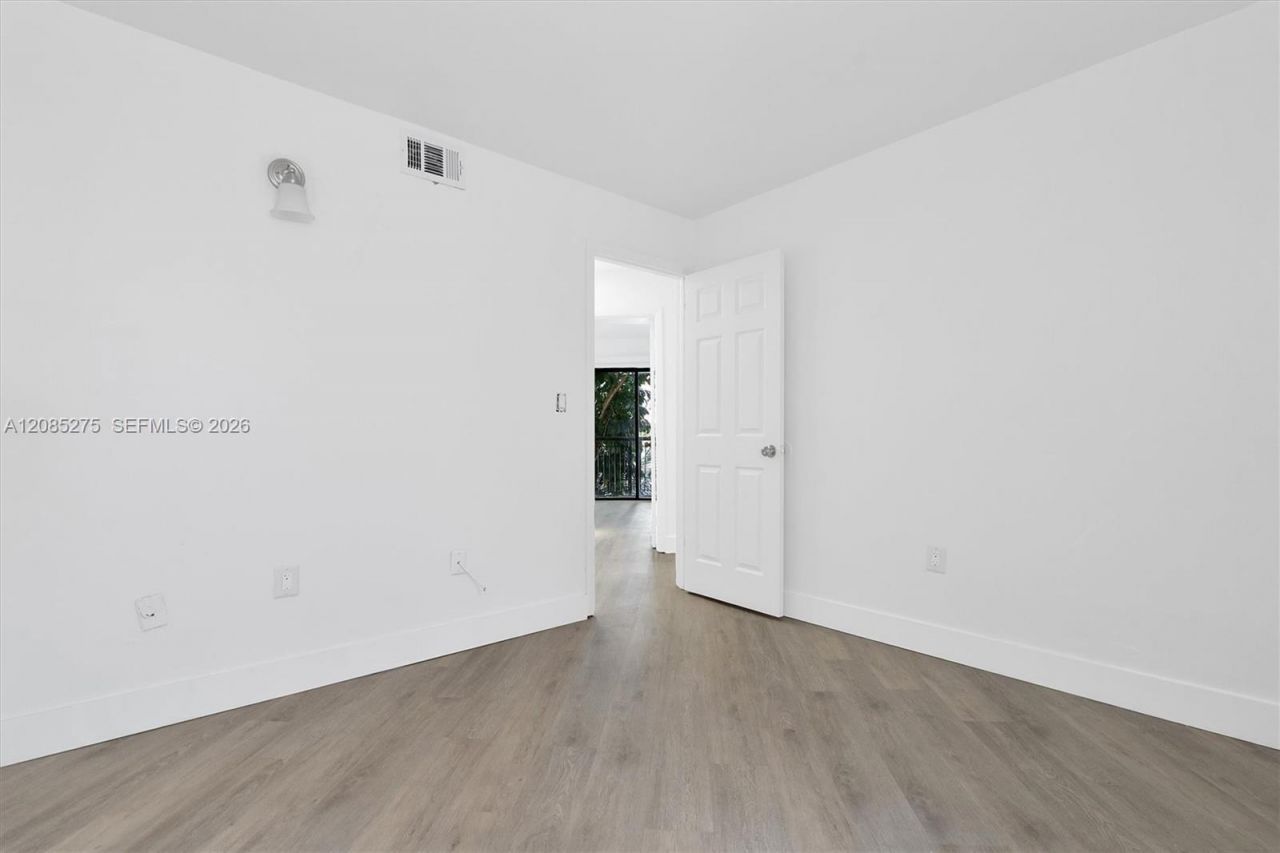 5796 W 26th Ave, Unit 205, Hialeah, FL 33016 Photo