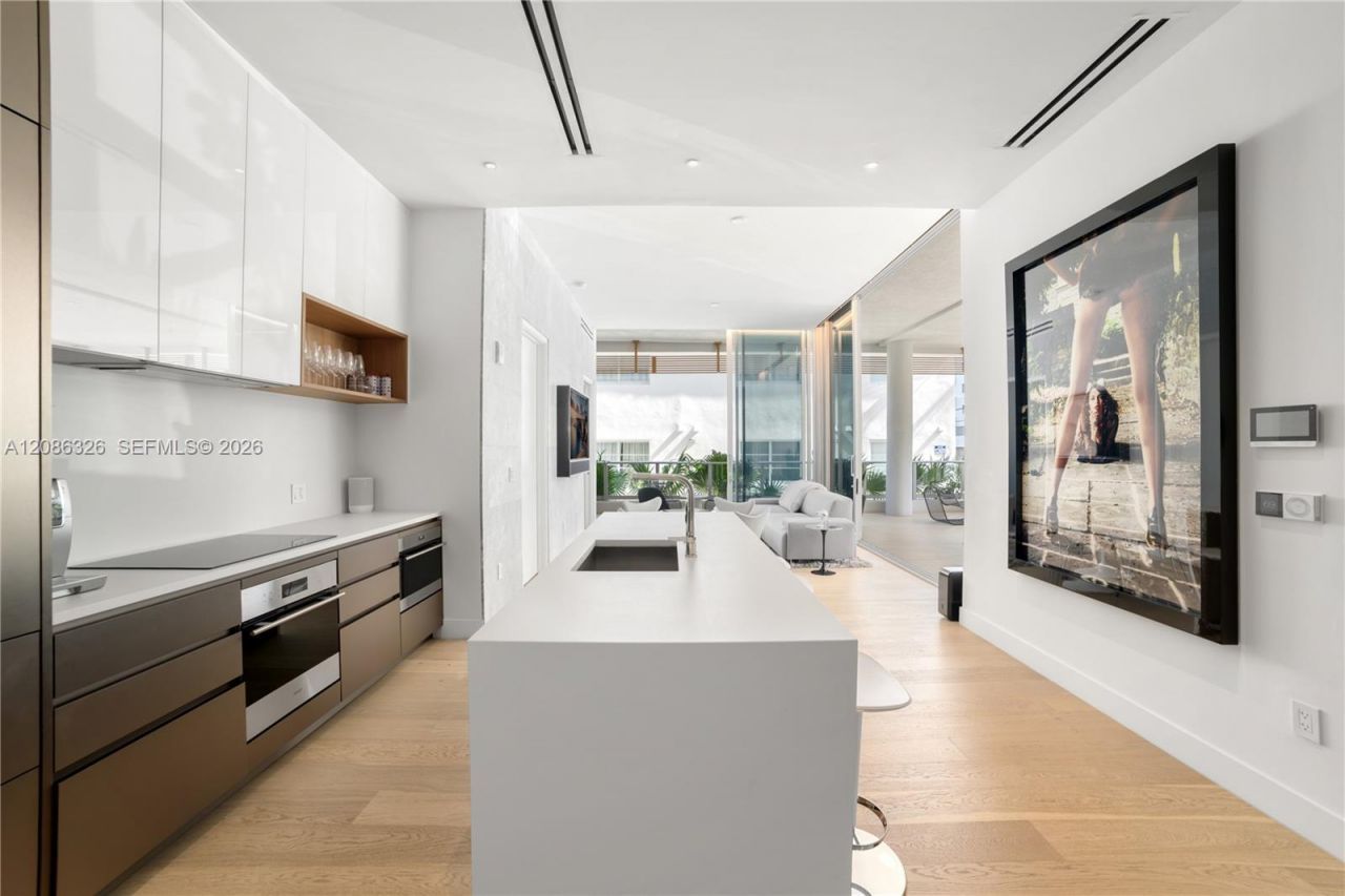 304 Ocean Dr, Unit 102, Miami Beach, FL 33139 Photo