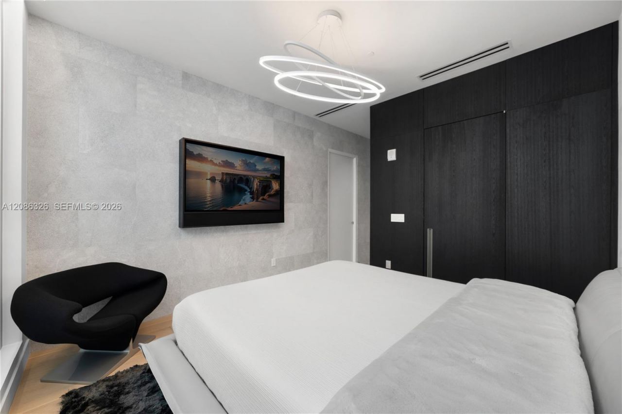 304 Ocean Dr, Unit 102, Miami Beach, FL 33139 Photo