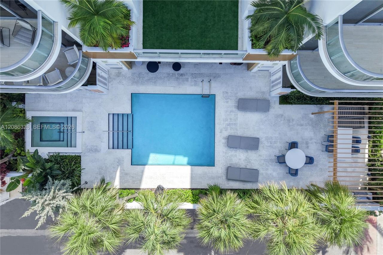 304 Ocean Dr, Unit 102, Miami Beach, FL 33139 Photo