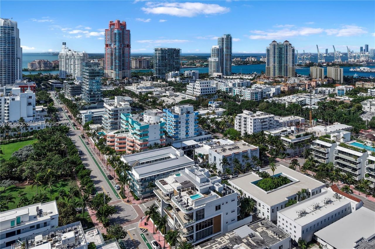304 Ocean Dr, Unit 102, Miami Beach, FL 33139 Photo