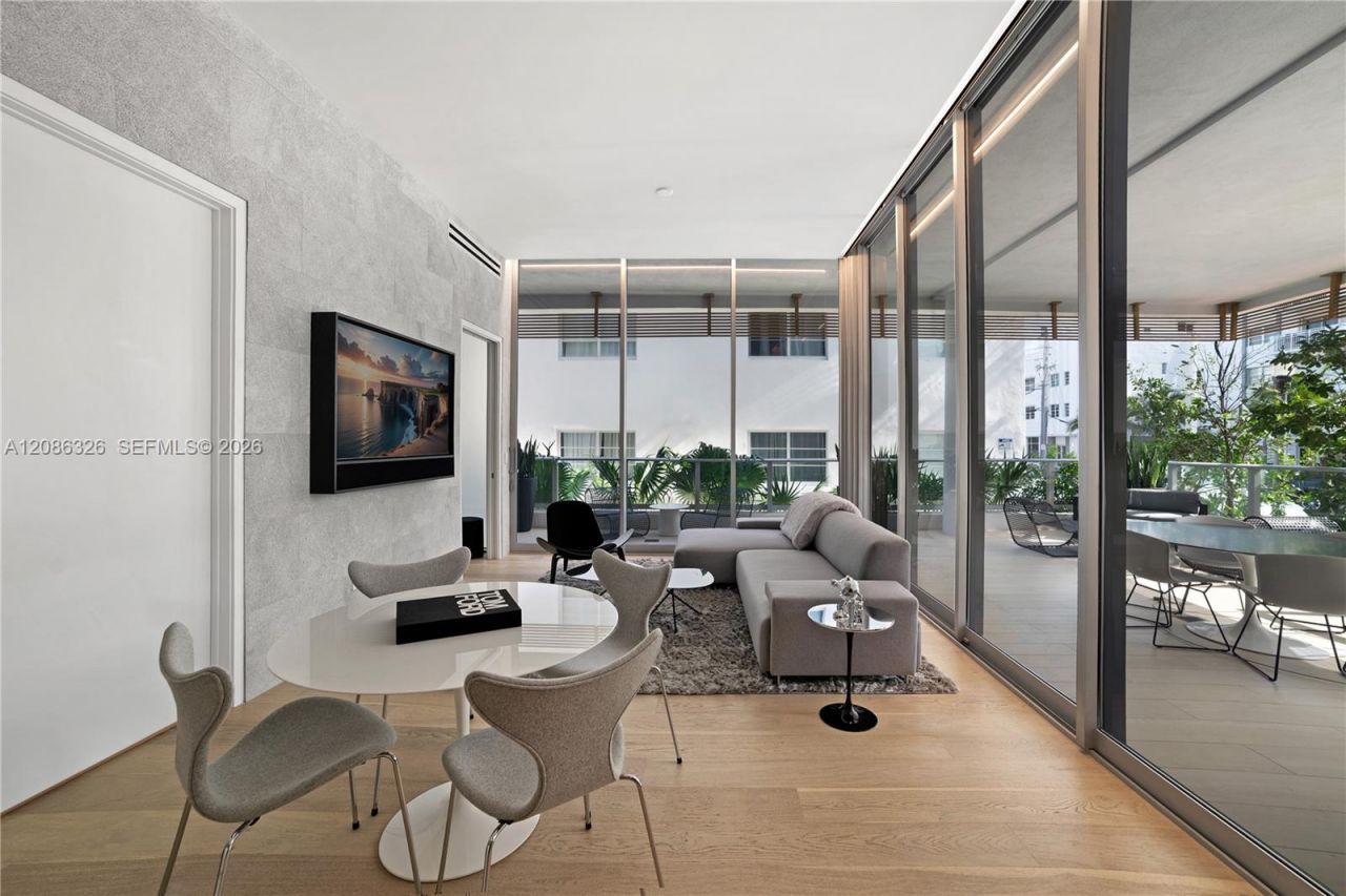 304 Ocean Dr, Unit 102, Miami Beach, FL 33139 Photo