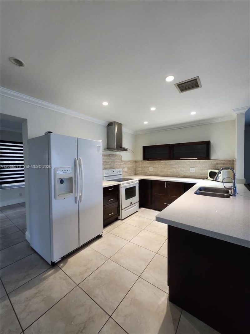 6570 Thomas St, Unit -, Hollywood, FL 33024 Photo