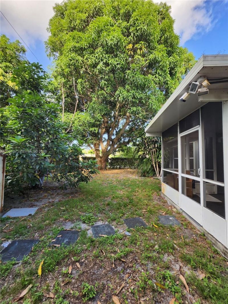 6570 Thomas St, Unit -, Hollywood, FL 33024 Photo