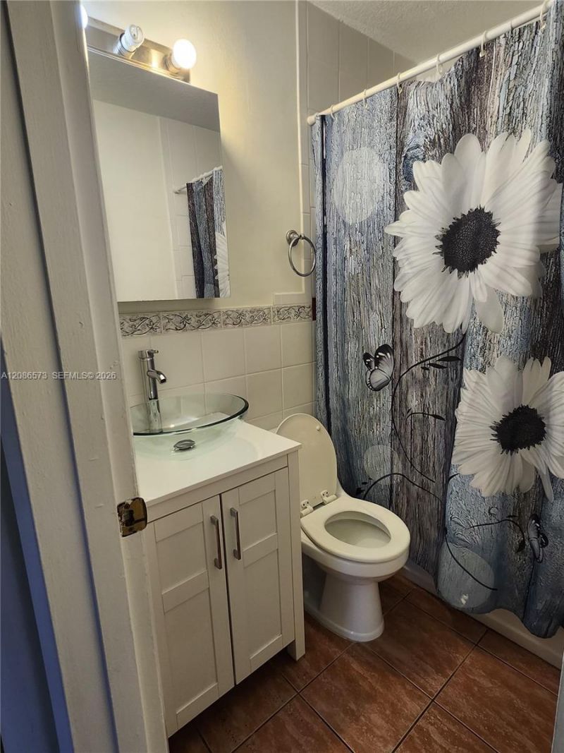 6570 Thomas St, Unit -, Hollywood, FL 33024 Photo