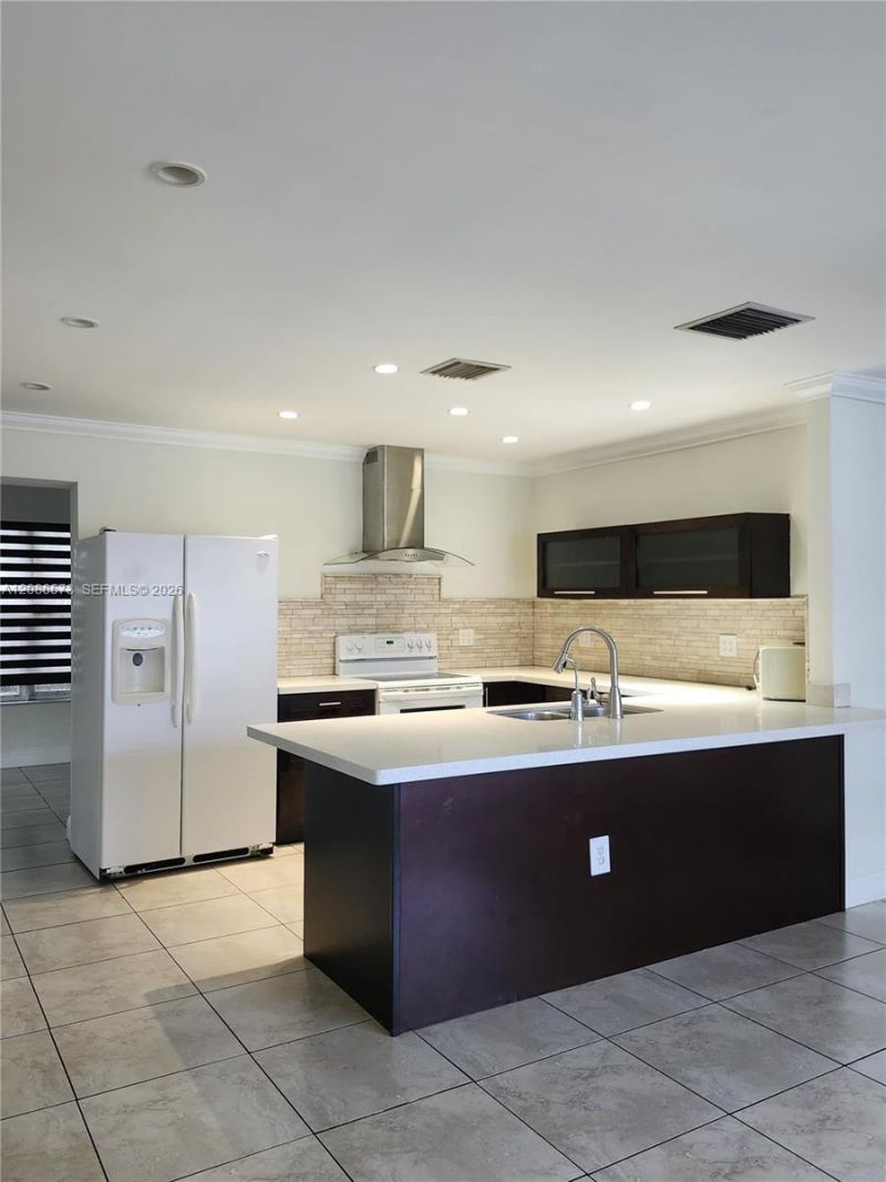 6570 Thomas St, Unit -, Hollywood, FL 33024 Photo