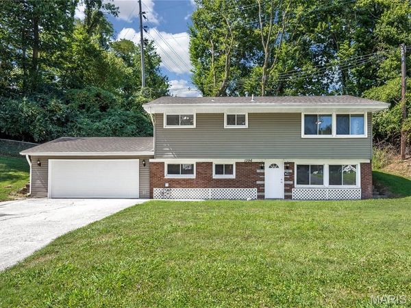 1396 N Keebler Avenue, Collinsville, IL 62234