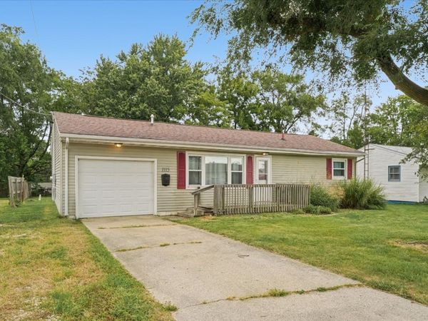 1115 Eastview Drive , Paxton, IL 60957