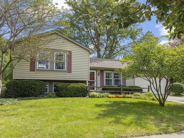 30W241 Bedford Lane , Warrenville, IL 60555