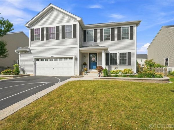 1202 Robinson Street, Elburn, IL 60119