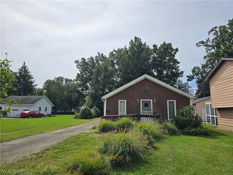 1221 Lake Avenue, Aurora, OH 44202 Photo 2