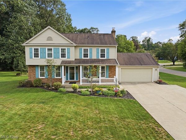 2716 Waterbury Street NW, North Canton, OH 44720