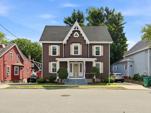 67 Oakwood Ave, Lynn, MA 01902