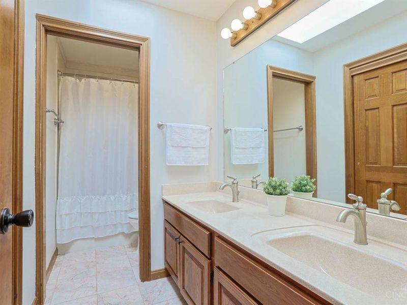 5640 Sage Meadow Court, West Chester, OH 45069 Photo 29