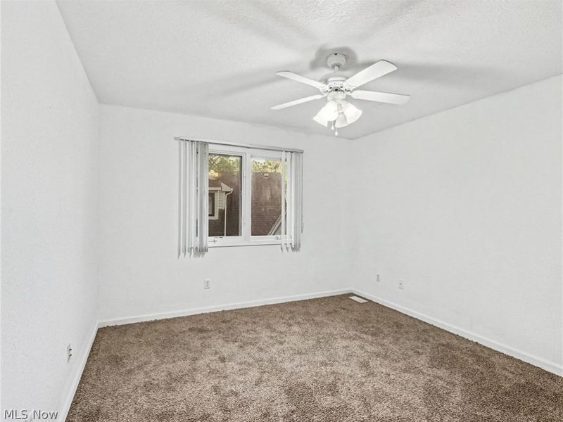 815 Saint Annes Drive, Holland, OH 43528 Photo 12