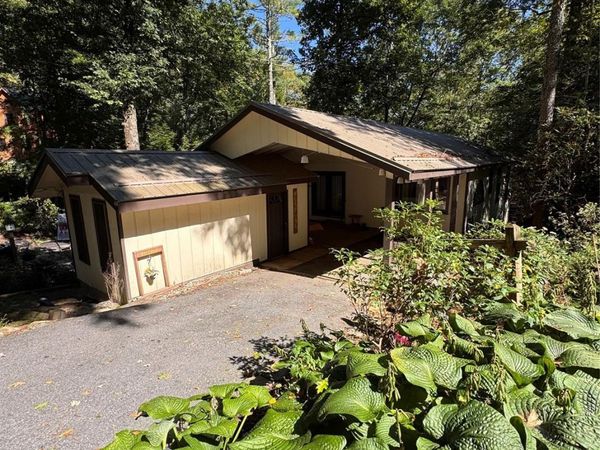 488 Hemlock Loop , Newland, NC 28657