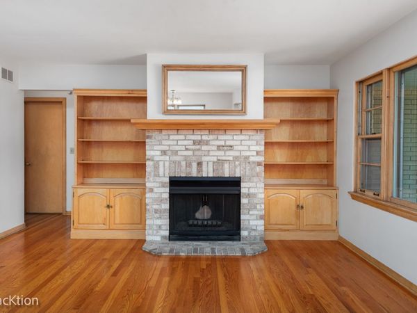 310 Merton Avenue , Glen Ellyn, IL 60137