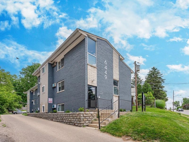 6449 Montgomery Road, Cincinnati, OH 45213 Photo 2