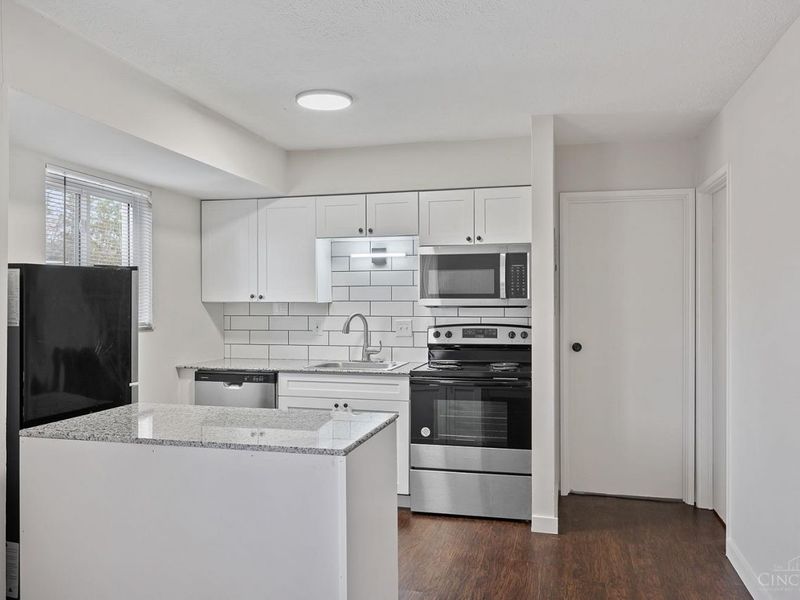 6449 Montgomery Road, Cincinnati, OH 45213 Photo 7