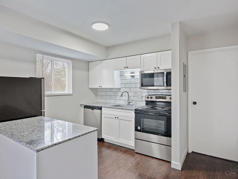 6449 Montgomery Road, Cincinnati, OH 45213 Photo 8