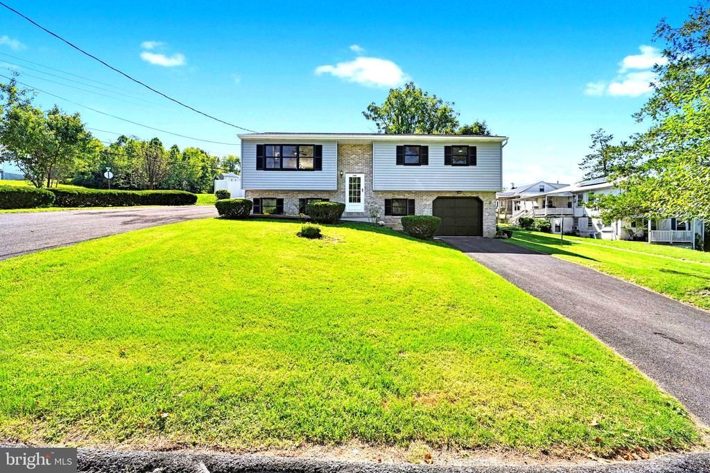 1408 BEAUMONT AVENUE, TEMPLE, PA 19560