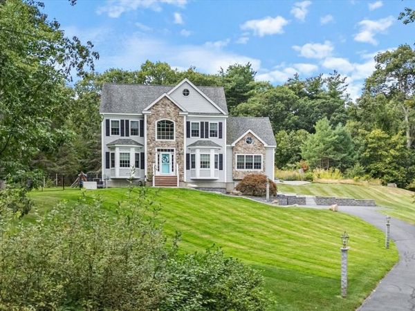 4 Darrens Way, Methuen, MA 01844
