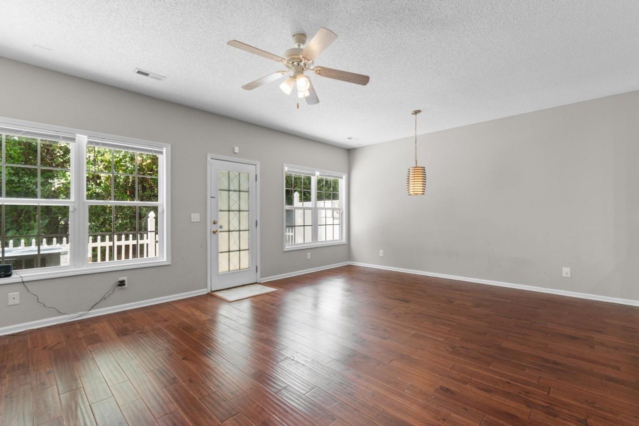4358 Rivergate Ln. Photo 9