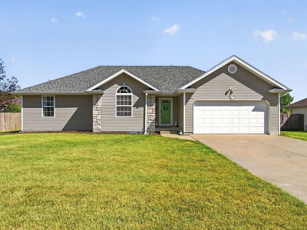 5593 W Lombard Street , Springfield, MO 65802