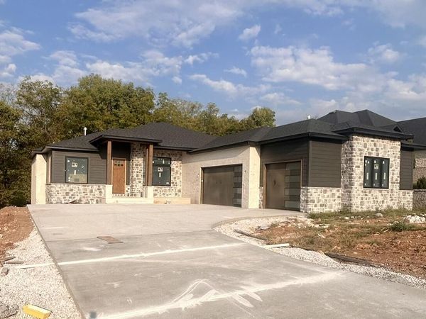 6147 S Hampton Avenue, Springfield, MO 65810