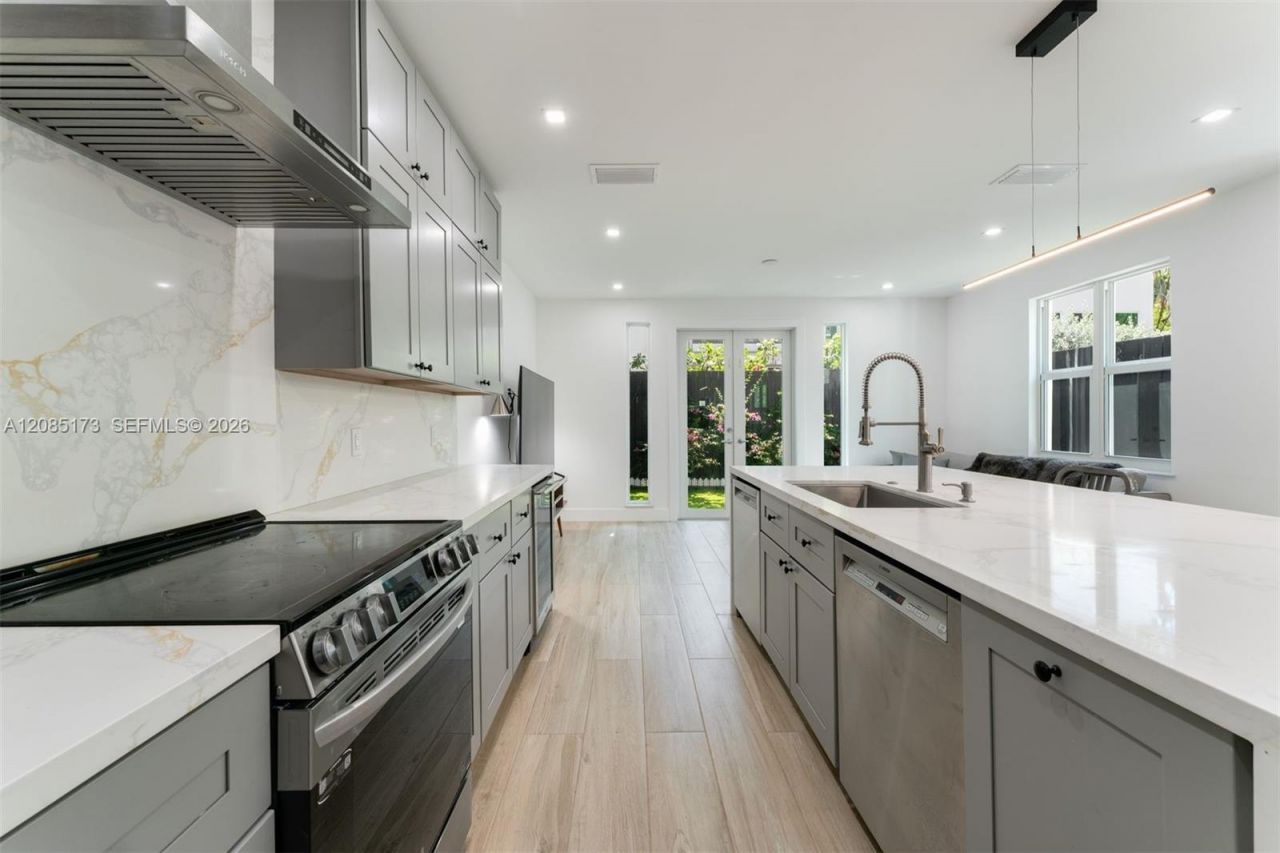 3125 Paola Dr, Miami, FL 33133 Photo