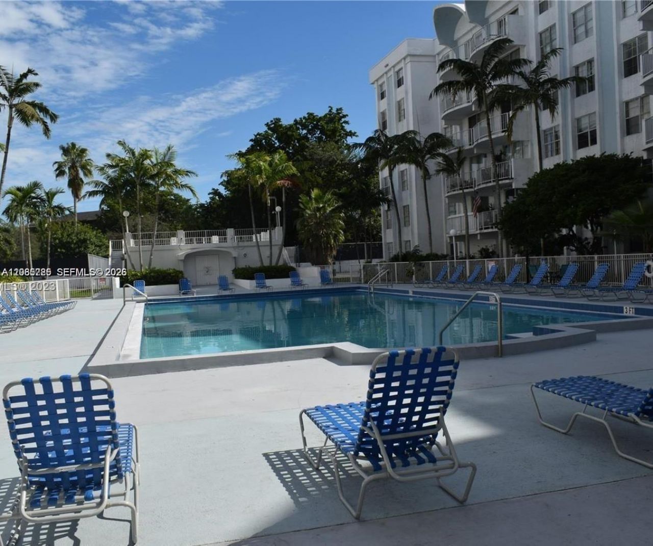 488 NW 165th St Rd, Unit B-408, Miami, FL 33169 Photo