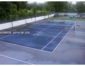 488 NW 165th St Rd, Unit B-408, Miami, FL 33169 Photo