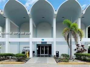 488 NW 165th St Rd, Unit B-408, Miami, FL 33169 Photo
